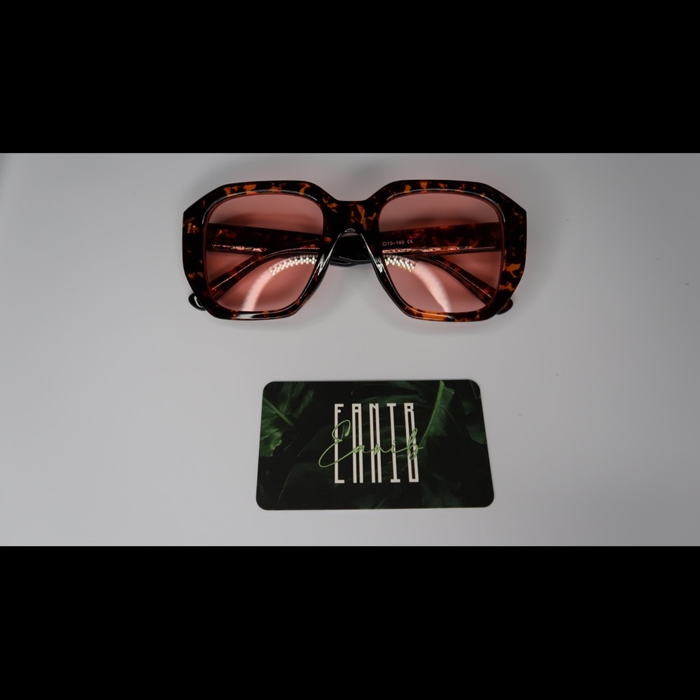 **NEVER WORN** 90s retro inspired rounded leopard tinted lenses unisex